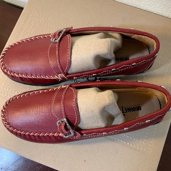 NEW! Minnetonka Moccasins Red Size 5 - Picture 3 of 10